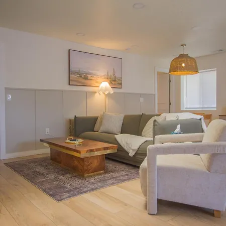Bohemian Chic An Eclectic Escape-Hot Tub-Pet Friendly-No Pet Fees! Villa